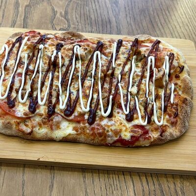 Новинка Курица барбекю 20 на 30 в Eezy One Pizza по цене 649 ₽