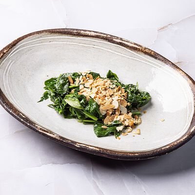 Шпинат на сливочном масле с миндалем в Рыба моя по цене 550 ₽