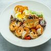 Салат Цезарь с креветками в Белая черешня по цене 750