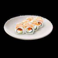 Ролл с опалённым лососем, сливочным сыром и ореховым соусом в Готово Китчен