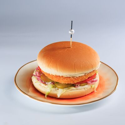 Чикен Бургер в Семейный ресторан Tiki&Taki по цене 750 ₽