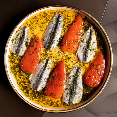 Каспийская килька с печёным перцем в Бибирево по цене 460 ₽