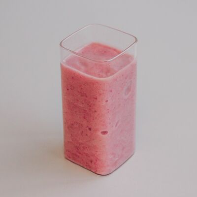 Смузи Клубника-банан в Sovka Coffee по цене 350 ₽