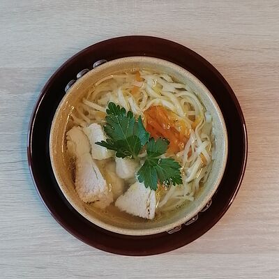 Суп Лапша с курицей в Вкусное место по цене 220 ₽