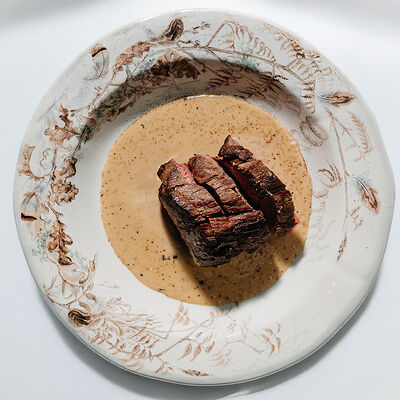 Шатобриан с соусом качо э пепе в Sage по цене 3350 ₽