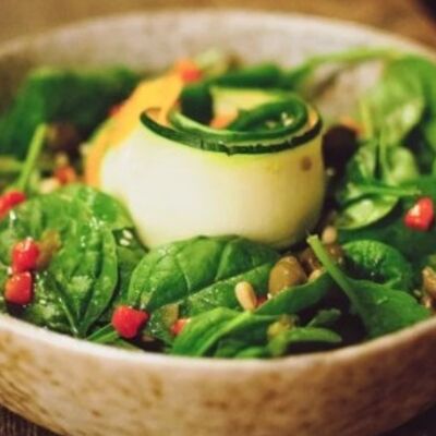 Салат с говяжьим языком и овощами под прованским соусом в Hopmalt pub по цене 700 ₽
