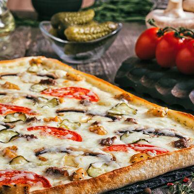 Пицца Русская в Pizza BonTon по цене 355 ₽