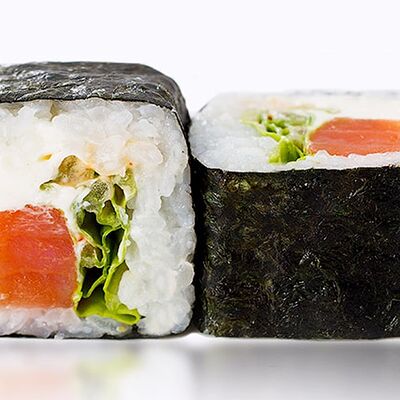 Ролл Окинава в MaybeSushi по цене 285 ₽