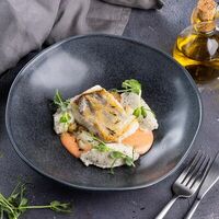 Судак в икорном соусе в Encore Cafe