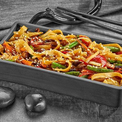 Удон с овощами под соусом терияки в Суши Мастер по цене 279