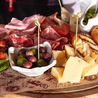 Тосканские закуски в Mama Roma