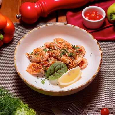 Креветки, обжаренные с чесноком и зеленью в Золотая прага по цене 1170 ₽