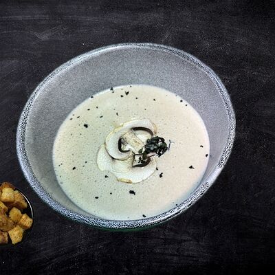 Крем-суп из шампиньонов в Шансон по цене 550 ₽