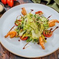 Цезарь с креветками в Кристалл