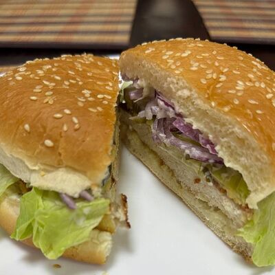 Чикенбургерв Кафе Суши Ninja по цене 430 ₽