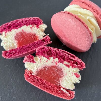 Макарон ваниль-клубникав Кондитерская Конфетка Питер по цене 205 ₽