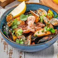 Жаркое с морепродуктами в Хантама