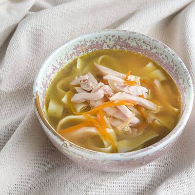 Куриный с лапшой в Kiss по цене 300