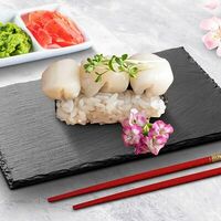 Нигири с морским гребешком в Sushi White Lux