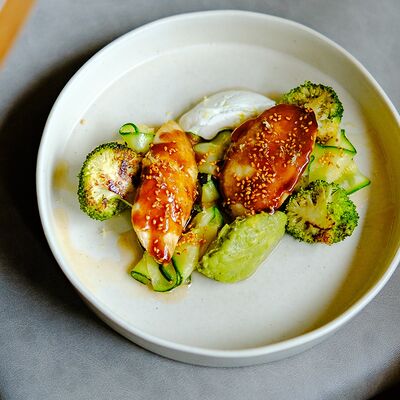 Масляная рыба с цукини, гуакамоле и брокколи в Пена Дней по цене 37 р.