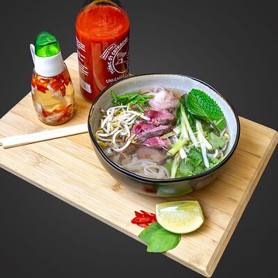 Суп Фо Бо с говядиной в Wok & Roll по цене 560 ₽