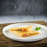 Кесадилья с курицей в CAFE BREAKFAST & LUNCH