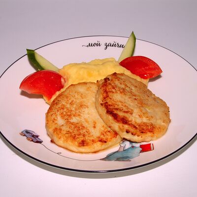 Куриные котлеты с картофельным пюре в Павлин 2.0 по цене 450 ₽