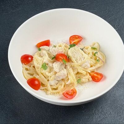 Паста с цыплёнком в По Чесноку по цене 442 ₽