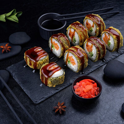 Жареный ролл Терияки в Суши даром по цене 496 ₽