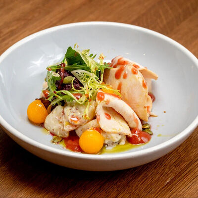 Салат с запечённым цыпленком и грушей в Il Pizzaiolo по цене 650 ₽