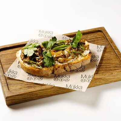 Брускетта с белыми грибами в Mukka по цене 678 ₽
