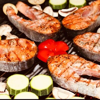 Форель на углях с овощами на углях в Шашлычный Домик по цене 3900 ₽