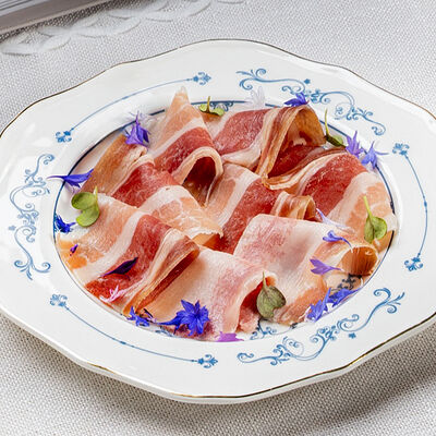 Сало собственного посола и копчения в Lores по цене 108 ₽