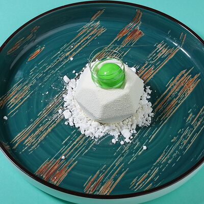 Нежное кокосовое пирожное в Kiss по цене 350