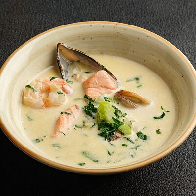 Сливочный суп с морепродуктами в Де'рибас по цене 1260 ₽