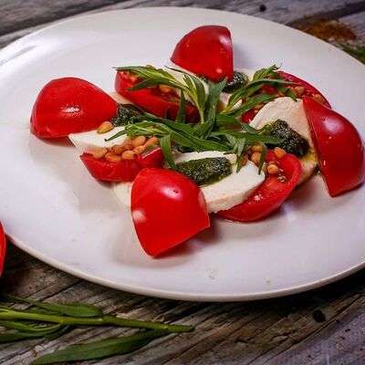 Капрезе по-грузински в На углях по цене 710 ₽