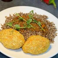 Котлеты куриные с пастой, гречкой или пюре в Олива