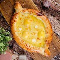 Хачапури по-аджарски на компанию в Алазани