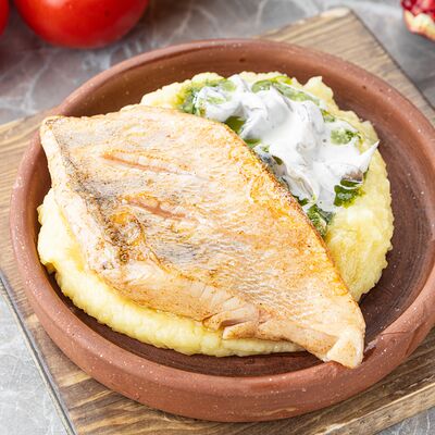 Судак с пюре и соусом из белых грибов в Mamito по цене 1050 ₽