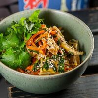 Маринованная спаржа с морковью и древесными грибами в Ramen+Noodles