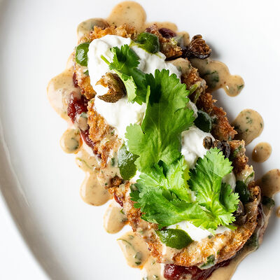 Хрустящий баклажан со страчателлойв Harvest по цене 750 ₽