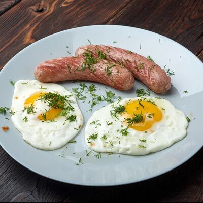 Яйцо с сосискамив РОХАТ ФЮЖНЬ по цене 299 ₽