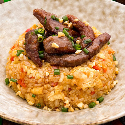 Вок рис жаренный с говядиной (соус на выбор) в Место Про Тесто по цене 445 ₽