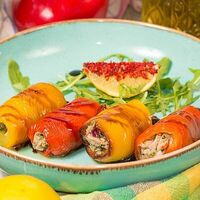Рулетики из печенного перца тунцом в Луиджи & Тосё