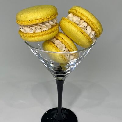 Макарон Лимонно-маковый чиз в Mindal store&cafe по цене 300 ₽