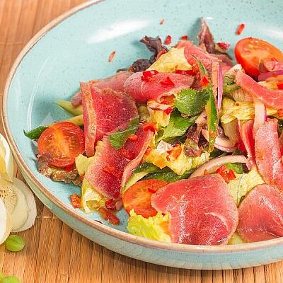 Салат с ростбифом по-Тайски в Луиджи & Тосё по цене 499