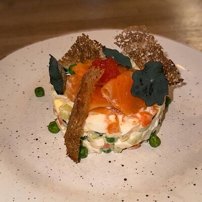 Оливье с лососем в Polla Vina по цене 475 ₽