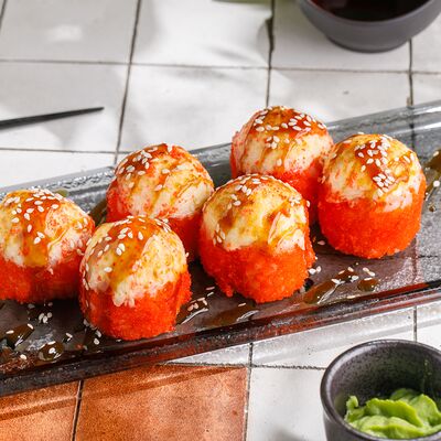 Запеченный ролл Калифорния с крабом в ЛарисуВаннуХочу по цене 990