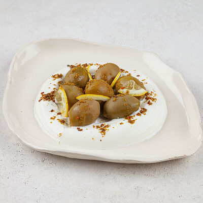 Оливки в фирменном маринаде с лабне и заатаром в Shulman Kitchen по цене 750 ₽