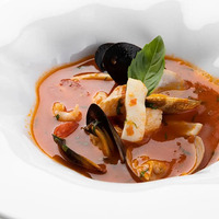 Томатный суп с морепродуктами в Osteria Amici